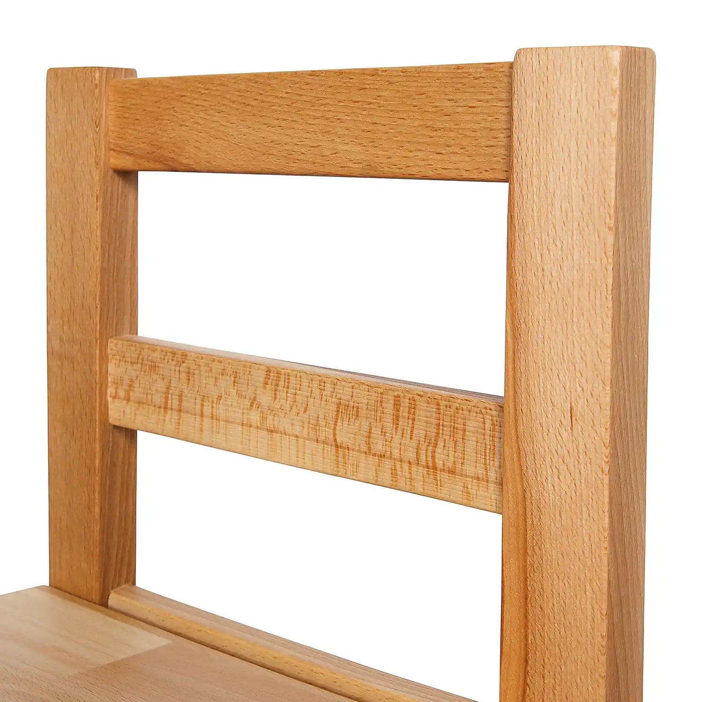 Detailansicht der Lehne von Kinderstuhl aus massivem Buchenholz in Natur, stabiler Holzstuhl für Kinder mit zeitlosem Design